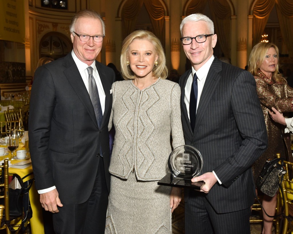 Chuck Scarborough, Audrey Gruss and Anderson Cooper_ Credit Jared Siskin