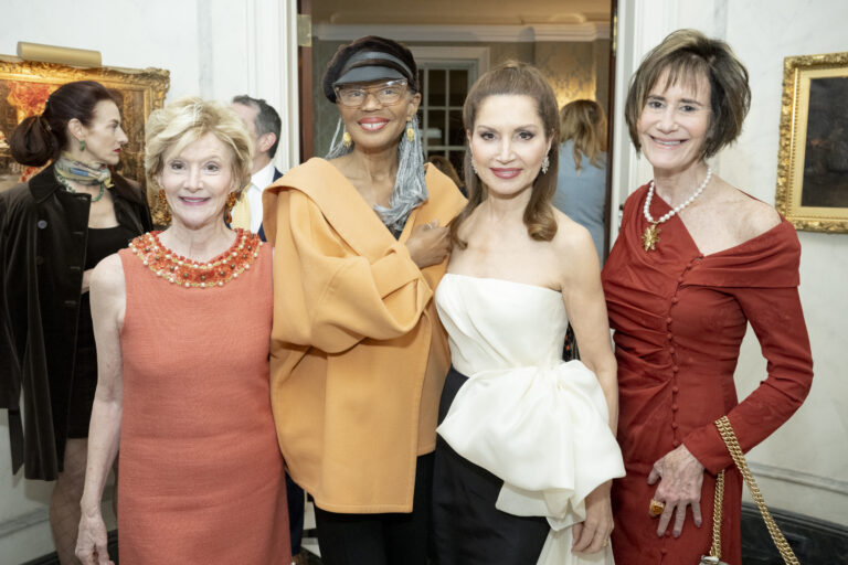 Jean Shafiroff Host’s Thanksgiving Party Dedicated to Mission Society of NYC